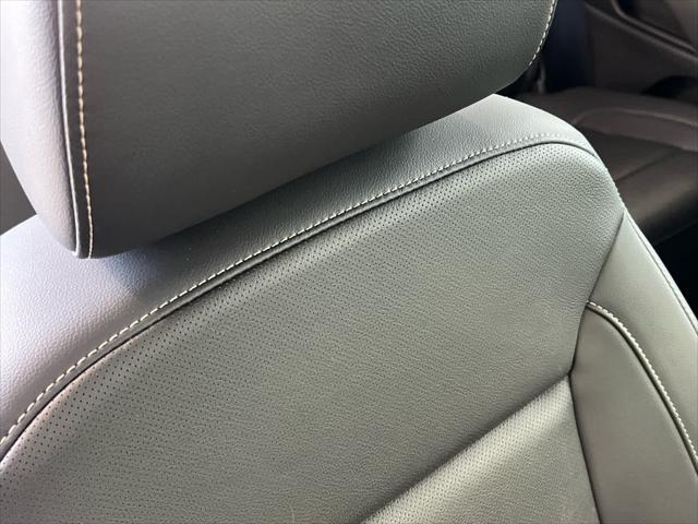 Photo of 2023 Summit White GMC Acadia