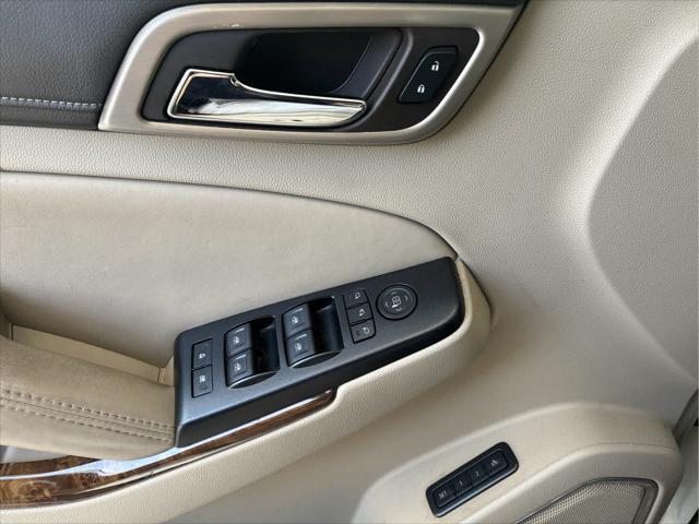 Photo of 2015 White Diamond Tricoat GMC Yukon