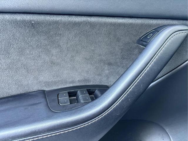 Photo of 2022 Pearl White Multi-Coat Tesla Model Y