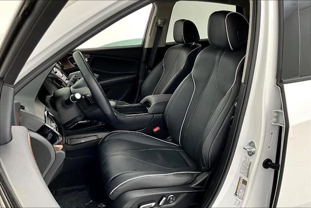 Photo of 2023 Platinum White Pearl Acura RDX