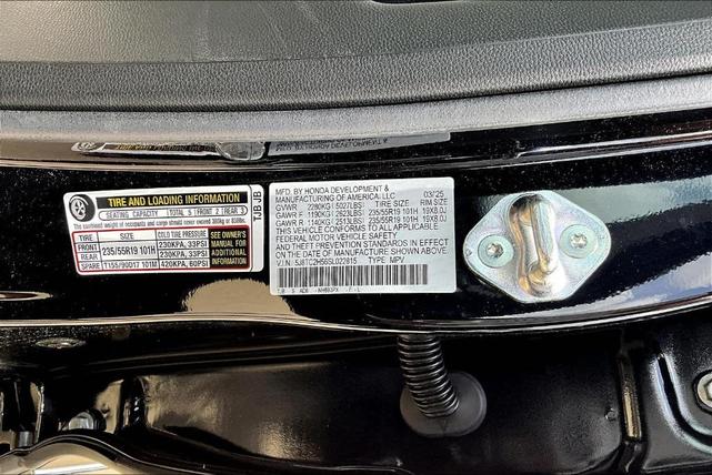 Photo of 2025 Liquid Carbon Metallic Acura RDX