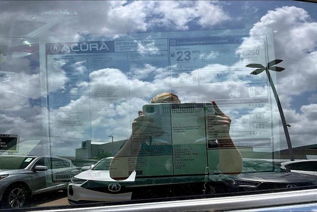 Photo of 2025 Liquid Carbon Metallic Acura RDX