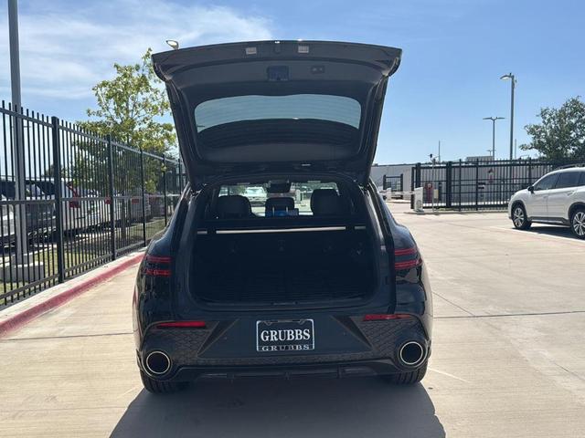 Photo of 2023 Vik Black Genesis GV70