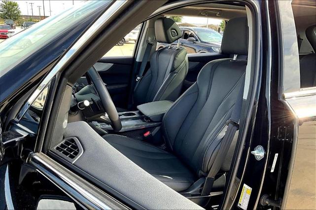 Photo of 2025 Majestic Black Pearl Acura MDX