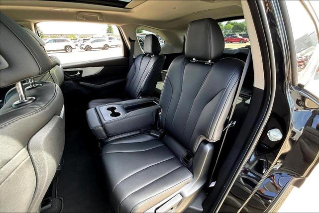 Photo of 2025 Majestic Black Pearl Acura MDX