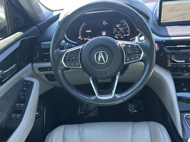 Photo of 2023 Lunar Silver Metallic Acura MDX