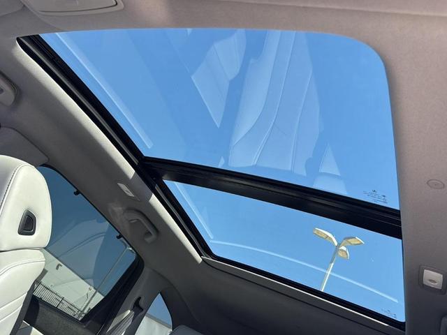 Photo of 2023 Lunar Silver Metallic Acura MDX