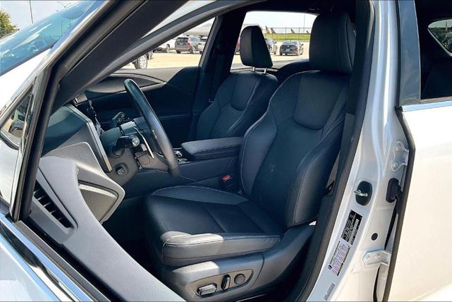 Photo of 2023 Eminent White Pearl Lexus RX 350