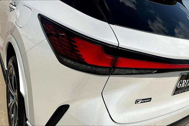 Photo of 2023 Eminent White Pearl Lexus RX 350
