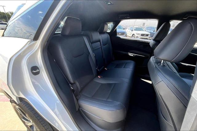 Photo of 2023 Eminent White Pearl Lexus RX 350