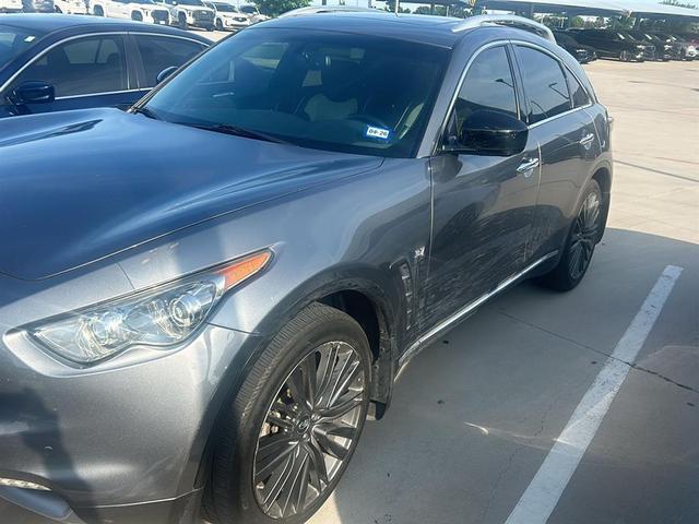 2017 Infiniti QX70