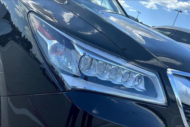 Photo of 2015 Crystal Black Pearl Acura MDX