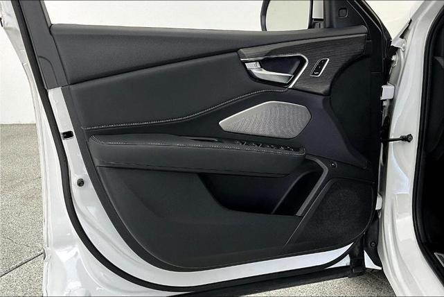 Photo of 2025 Platinum White Pearl Acura RDX