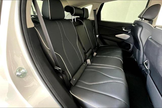Photo of 2025 Platinum White Pearl Acura RDX
