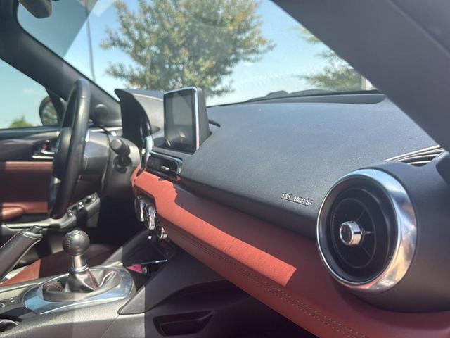 Photo of 2017 Machine Gray Metallic Mazda MX-5 Miata