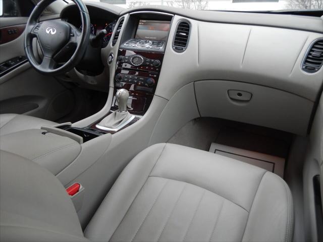Photo of 2009 Gray INFINITI EX35