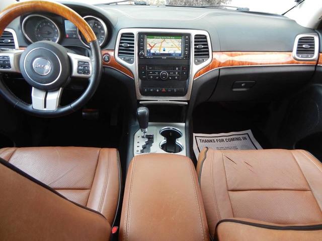 Photo of 2011 Green Jeep Grand Cherokee
