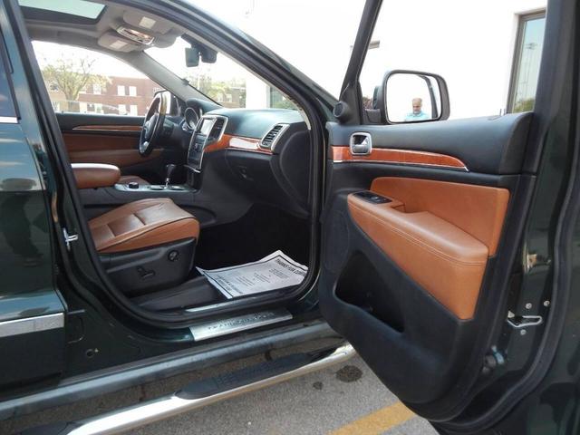 Photo of 2011 Green Jeep Grand Cherokee
