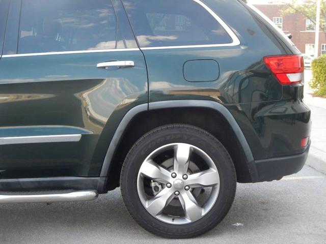 Photo of 2011 Green Jeep Grand Cherokee