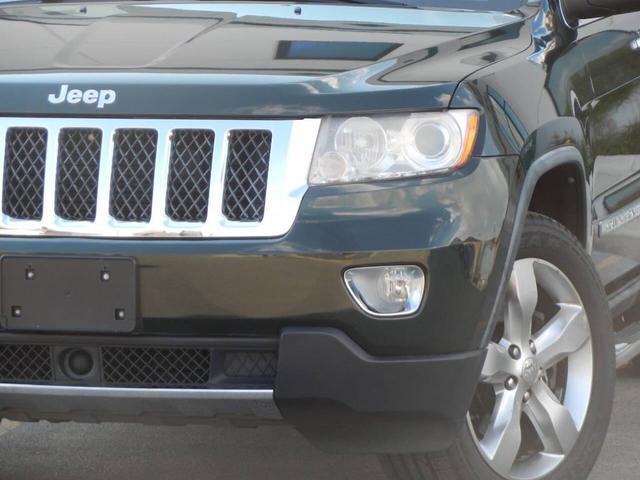 Photo of 2011 Green Jeep Grand Cherokee