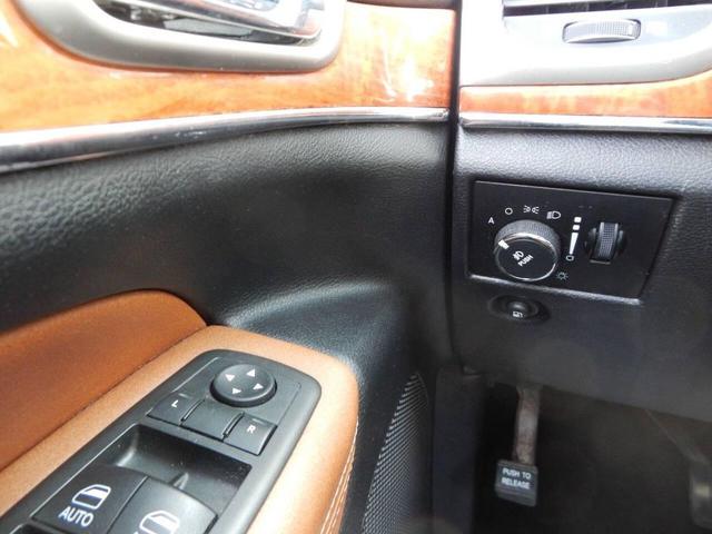Photo of 2011 Green Jeep Grand Cherokee