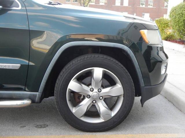 Photo of 2011 Green Jeep Grand Cherokee