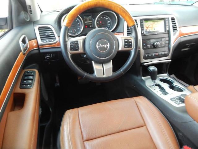 Photo of 2011 Green Jeep Grand Cherokee