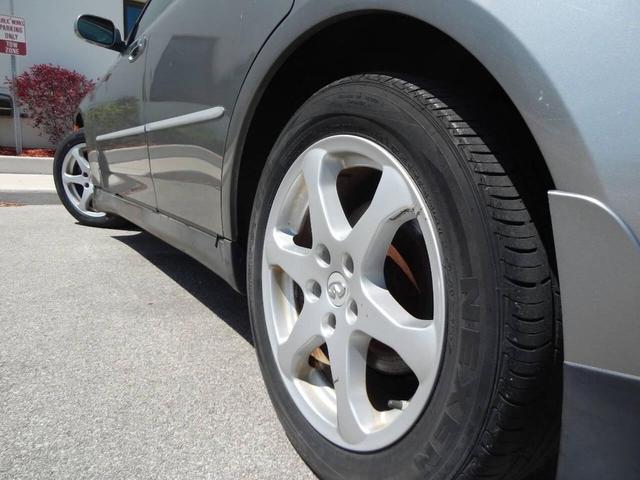 Photo of 2004 Gray INFINITI G35x