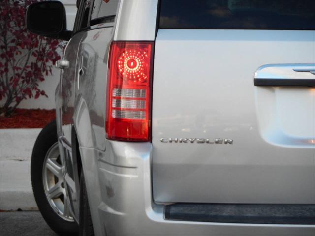 2010 Chrysler Town & Country