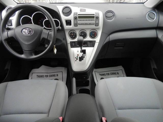 Photo of 2009 Gray Toyota Matrix
