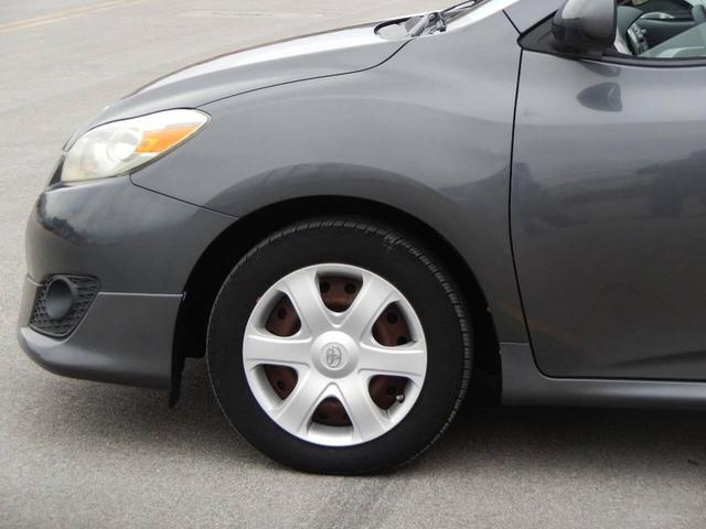Photo of 2009 Gray Toyota Matrix
