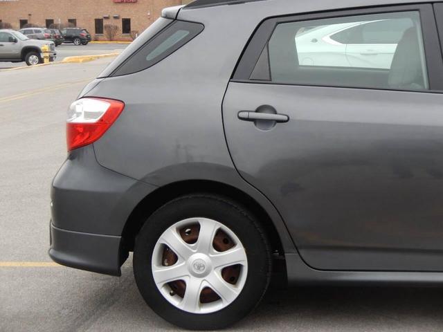 Photo of 2009 Gray Toyota Matrix