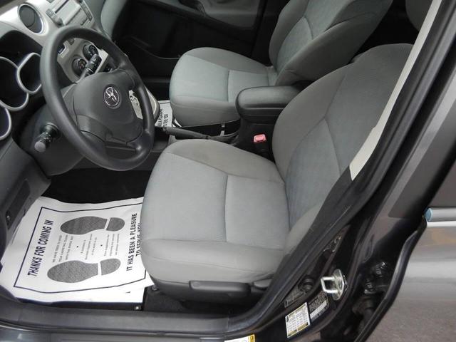 Photo of 2009 Gray Toyota Matrix