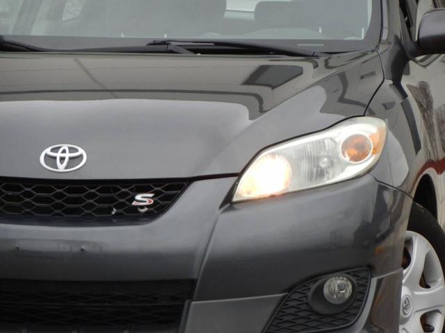 Photo of 2009 Gray Toyota Matrix