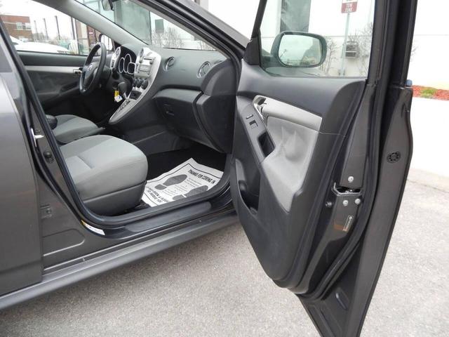 Photo of 2009 Gray Toyota Matrix