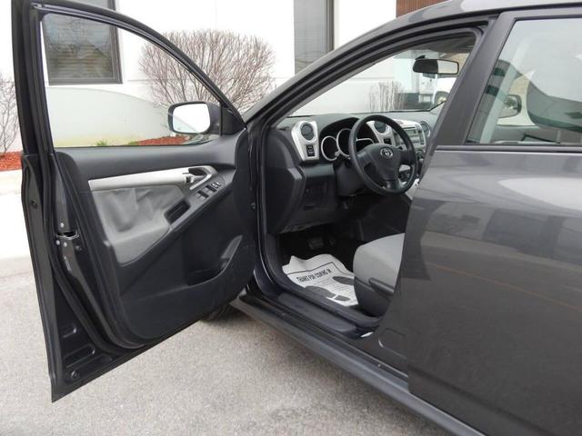 Photo of 2009 Gray Toyota Matrix