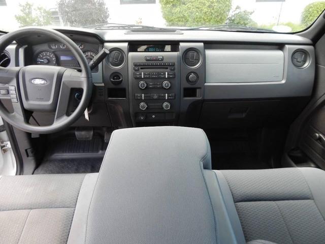 Photo of 2011 White Ford F-150