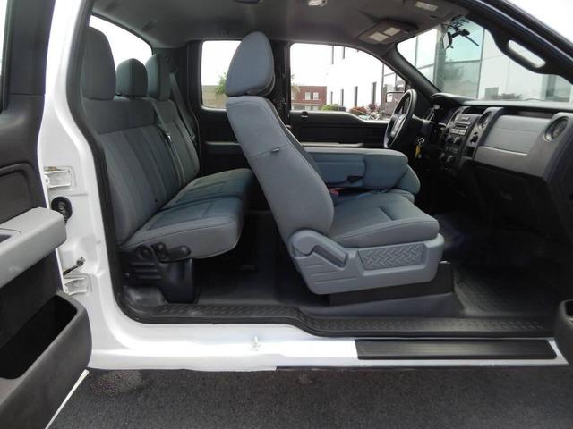 Photo of 2011 White Ford F-150