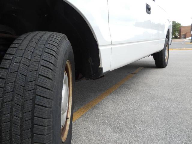 Photo of 2011 White Ford F-150