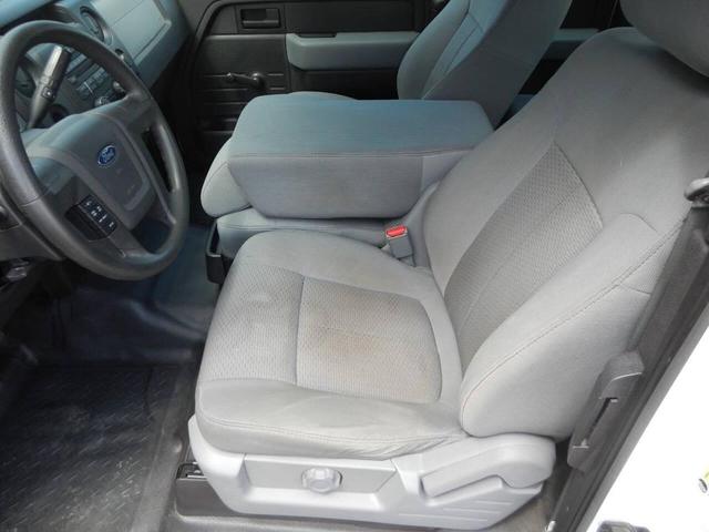 Photo of 2011 White Ford F-150