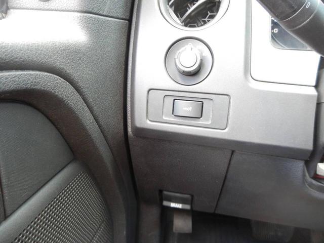 Photo of 2011 White Ford F-150