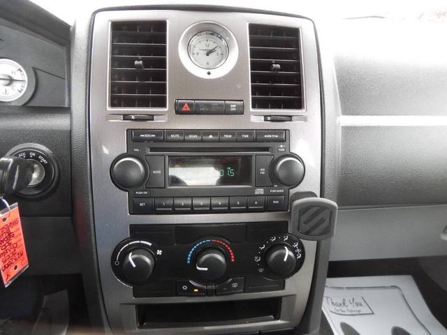 Photo of 2005 Blue Chrysler 300