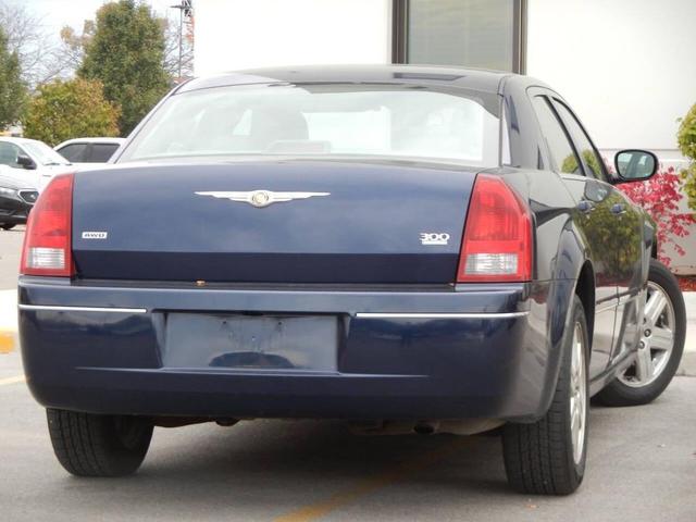 Photo of 2005 Blue Chrysler 300