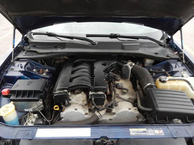Photo of 2005 Blue Chrysler 300