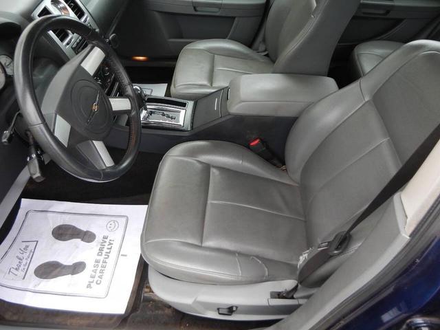 Photo of 2005 Blue Chrysler 300