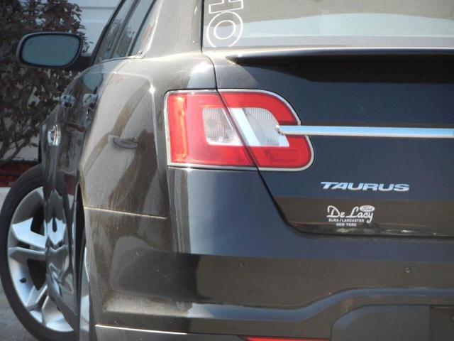 Photo of 2010 Black Ford Taurus