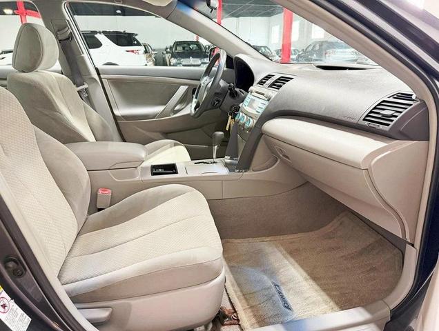 Photo of 2008 Magnetic Gray Metallic Toyota Camry
