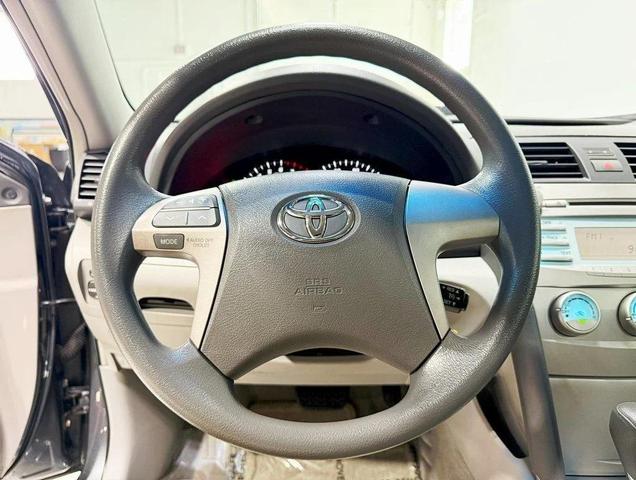 Photo of 2008 Magnetic Gray Metallic Toyota Camry