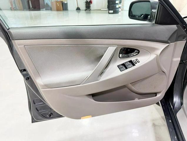 Photo of 2008 Magnetic Gray Metallic Toyota Camry