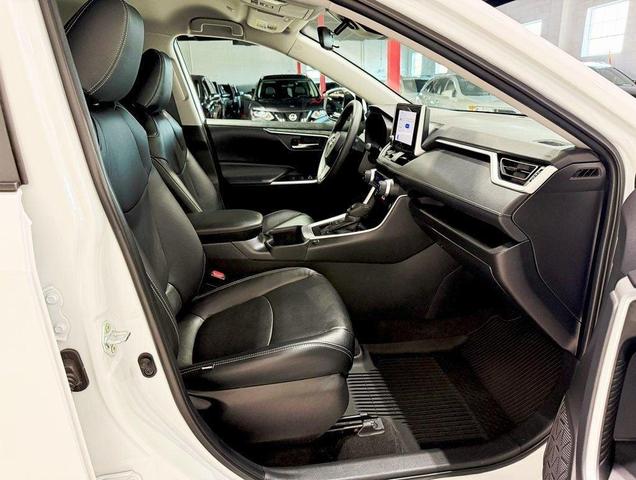 Photo of 2024 Ice Cap Toyota RAV4